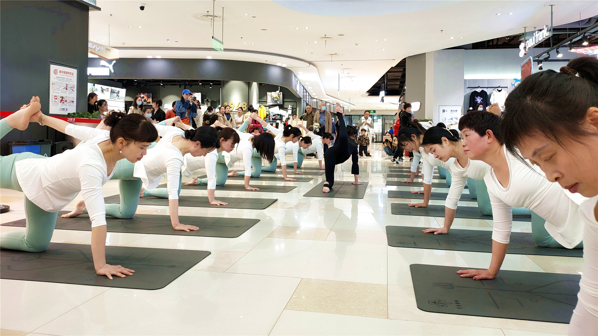 資源聯動“迎集團慶、慶三八節” (4)_副本.jpg